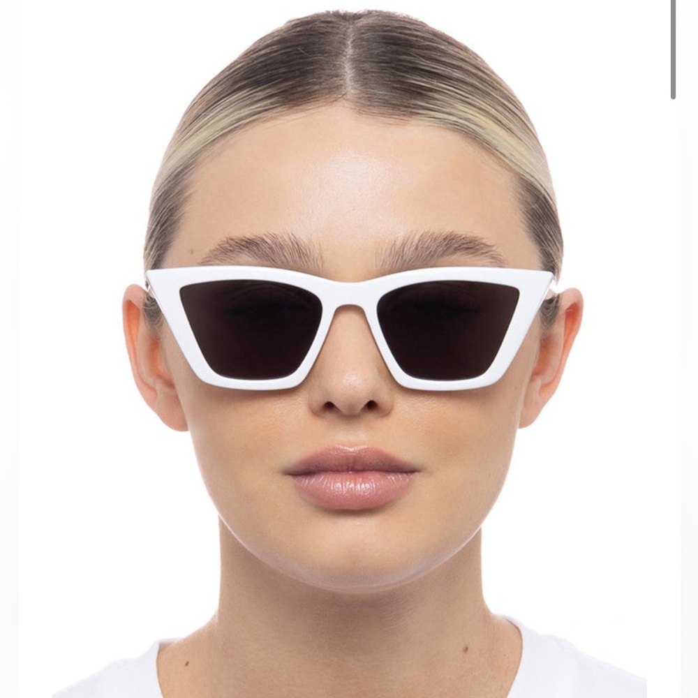 Le Specs White Cat Eye Sunglasses with Black Lenses - Picture 2 of 2